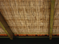 שימוש בעץ במבוק